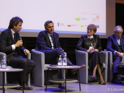 Uczestnicy pierwszego dnia Kongresu Gospodarczego Lubuskie 2022 w Centrum Kreatywnej Kultury przy zielonogórskim Regionalnym Centrum Animacji Kultury 