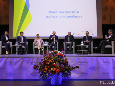 Uczestnicy pierwszego dnia Kongresu Gospodarczego Lubuskie 2022 w Centrum Kreatywnej Kultury przy zielonogórskim Regionalnym Centrum Animacji Kultury 