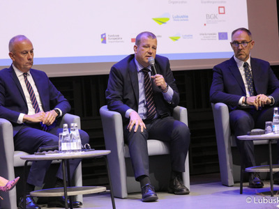 Uczestnicy pierwszego dnia Kongresu Gospodarczego Lubuskie 2022 w Centrum Kreatywnej Kultury przy zielonogórskim Regionalnym Centrum Animacji Kultury 