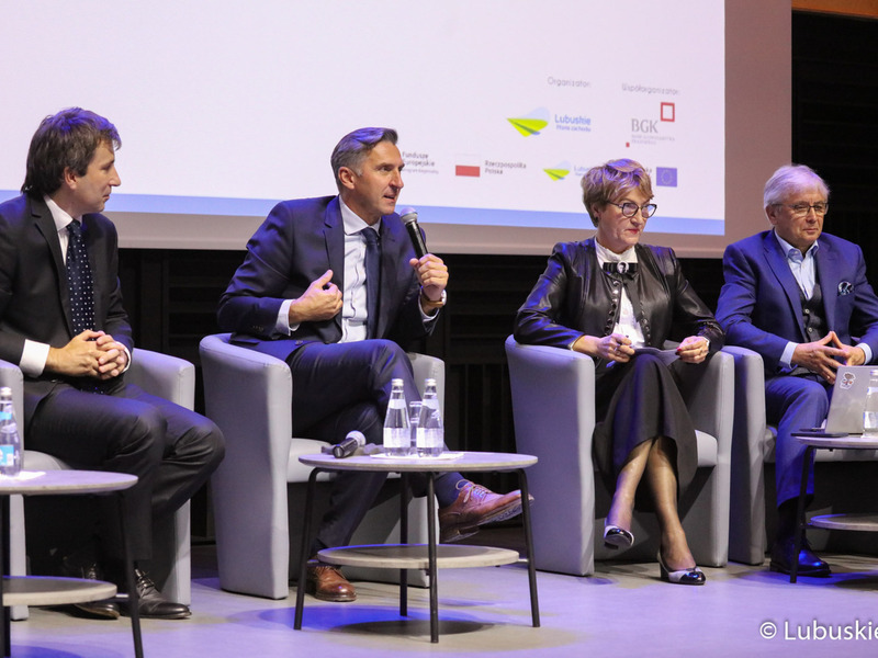 Uczestnicy pierwszego dnia Kongresu Gospodarczego Lubuskie 2022 w Centrum Kreatywnej Kultury przy zielonogórskim Regionalnym Centrum Animacji Kultury