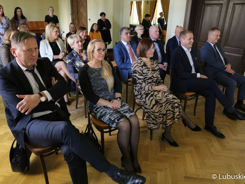 Uroczystość wręczenia nagród zarządu woj. lubuskiego dla nauczycieli i dyrektorów lubuskich placówek oświatowych