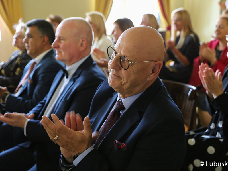 Uroczystość wręczenia nagród zarządu woj. lubuskiego dla nauczycieli i dyrektorów lubuskich placówek oświatowych