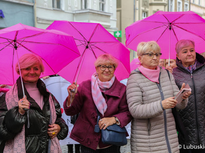 Uczestniczki Różowego Marszu w Zielonej Górze