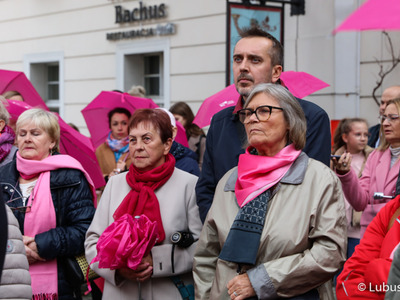 Uczestnicy Różowego Marszu w Zielonej Górze