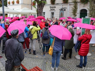 Uczestnicy Różowego Marszu w Zielonej Górze