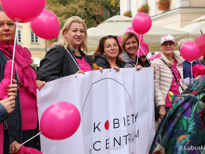 Uczestniczki Różowego Marszu w Zielonej Górze