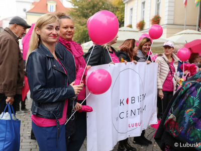 Uczestniczki Różowego Marszu w Zielonej Górze