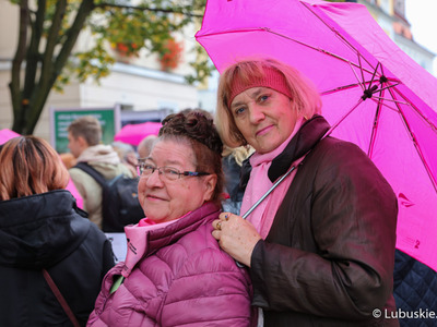 Uczestniczki Różowego Marszu w Zielonej Górze