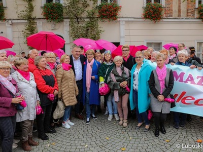 Uczestnicy Różowego Marszu w Zielonej Górze