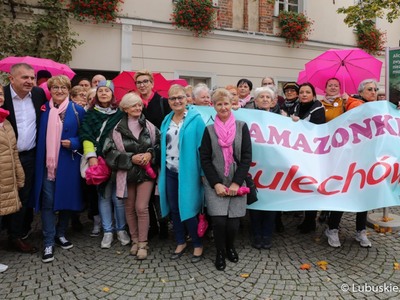Uczestnicy Różowego Marszu w Zielonej Górze