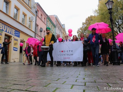 Uczestnicy Różowego Marszu w Zielonej Górze