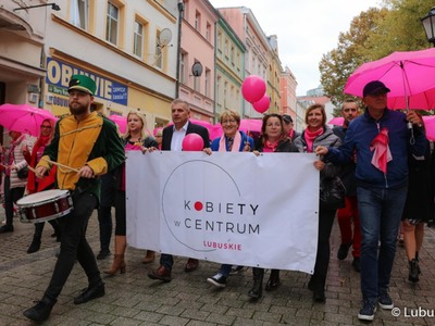 Uczestnicy Różowego Marszu w Zielonej Górze