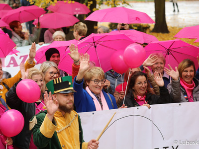 Uczestnicy Różowego Marszu w Zielonej Górze