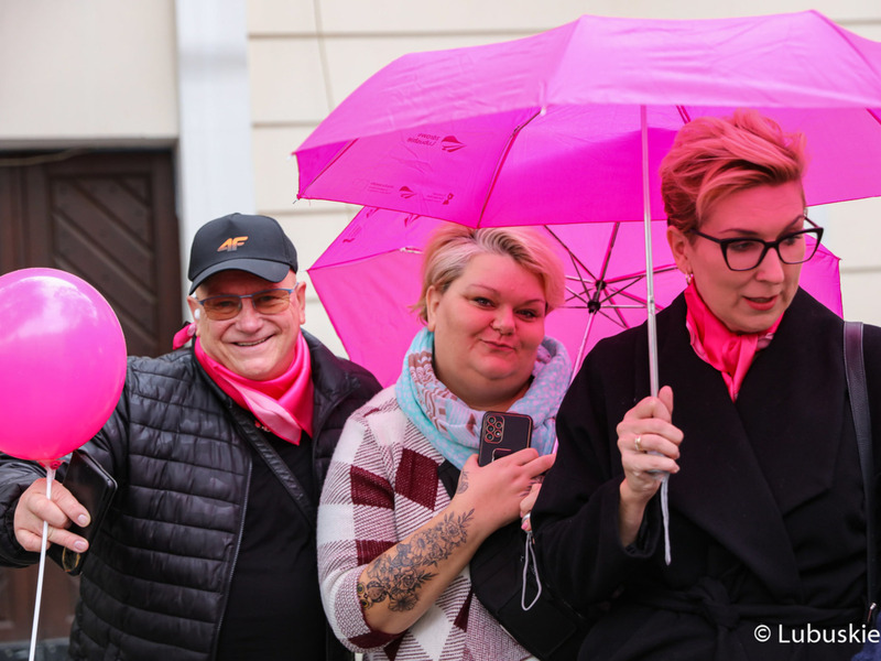 Uczestnicy Różowego Marszu w Zielonej Górze