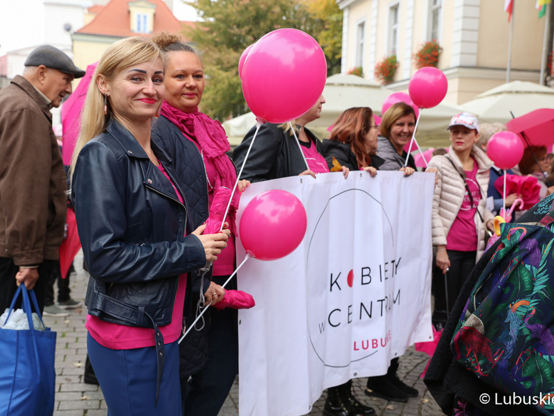 Uczestniczki Różowego Marszu w Zielonej Górze