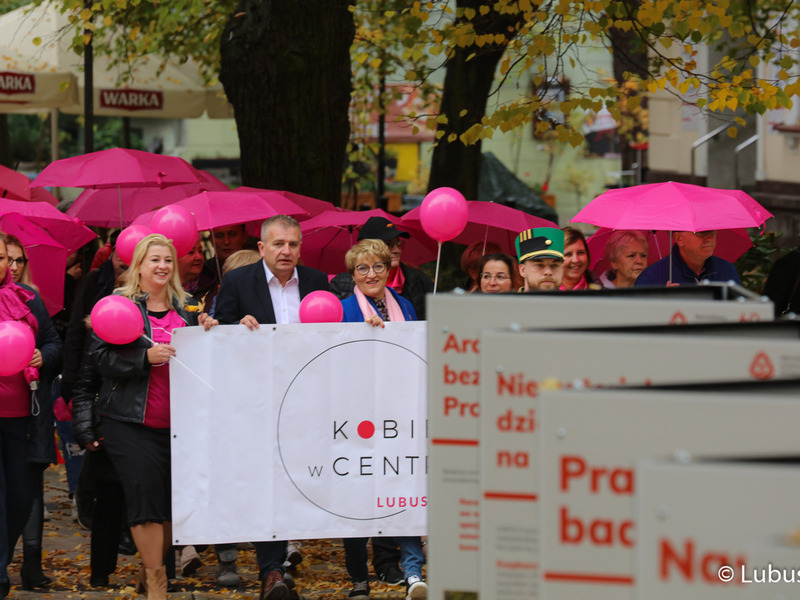 Uczestnicy Różowego Marszu w Zielonej Górze