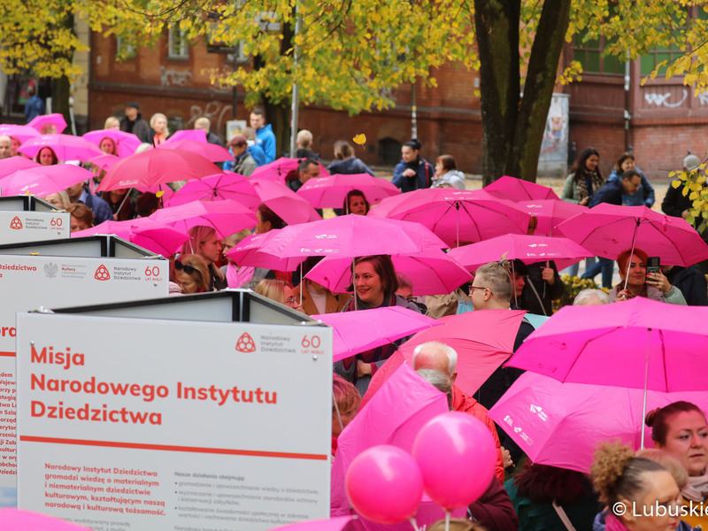 Uczestnicy Różowego Marszu w Zielonej Górze