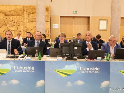 Zarząd Województwa Lubuskiego (od lewej): wicemarszałkowie Łukasz Porycki i Stanisław Tomczyszyn, marszałek  Elżbieta Anna Polak oraz członkowie zarządu Marcin Jabłoński i Tadeusz Jędrzejczak