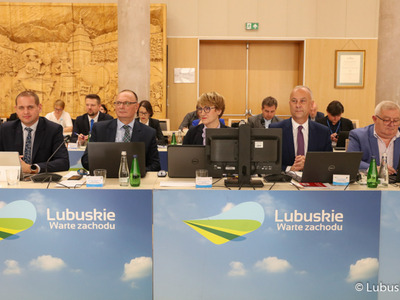 Zarząd Województwa Lubuskiego (od lewej): wicemarszałkowie Łukasz Porycki i Stanisław Tomczyszyn, marszałek  Elżbieta Anna Polak oraz członkowie zarządu Marcin Jabłoński i Tadeusz Jędrzejczak