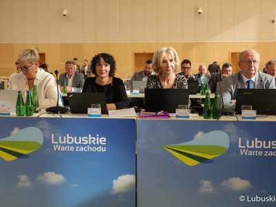 Radni wojewódzcy podczas październikowej sesji Sejmiku Województwa Lubuskiego (od lewej):  Wioleta Haręźlak, Beata Kulczycka, Aleksandra Mrozek oraz Edward Fedko 