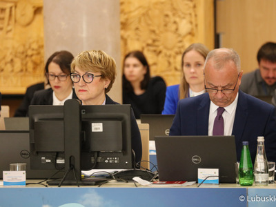 Marszałek Elżbieta Anna Polak oraz członek zarządu woj. lubuskiego Marcin Jabłoński