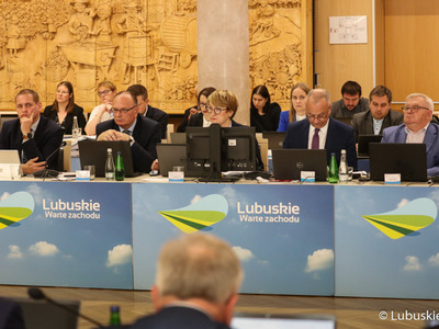 Zarząd Województwa Lubuskiego (od lewej): wicemarszałkowie Łukasz Porycki i Stanisław Tomczyszyn, marszałek  Elżbieta Anna Polak oraz członkowie zarządu Marcin Jabłoński i Tadeusz Jędrzejczak