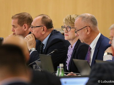 Zarząd Województwa Lubuskiego (od lewej): wicemarszałkowie Łukasz Porycki i Stanisław Tomczyszyn, marszałek  Elżbieta Anna Polak oraz członkowie zarządu Marcin Jabłoński 