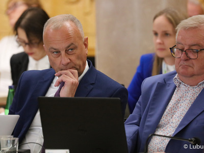 Członkowie zarządu woj. lubuskiego Marcin Jabłoński (z lewej) oraz Tadeusz Jędrzejczak