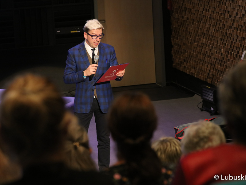 Uczestnicy konferencji „Aktywna Kobieta Wiejska 2022” w Centrum Kreatywnej Kultury przy Regionalnym Centrum Animacji Kultury w Zielonej Górze