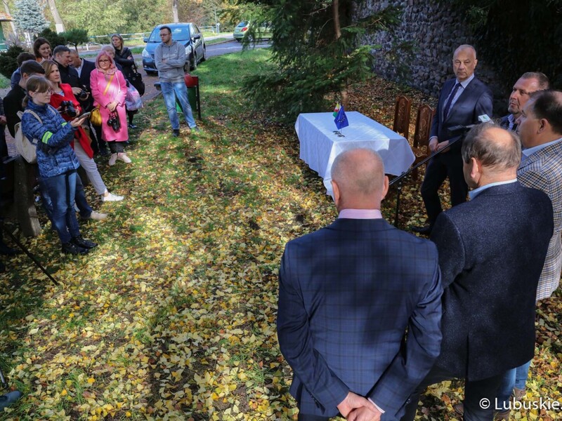Uczestnicy konferencji prasowej dot. rozbudowy infrastruktury rowerowej na terenie województwa lubuskiego w Gminie Szprotawa – VELO SPROTAVIA”.