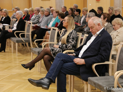 Uczestnicy obrad Ogólnopolskiego Porozumienia Rad Seniorów w urzędzie marszałkowskim w Zielonej Górze