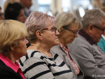 Uczestnicy obrad Ogólnopolskiego Porozumienia Rad Seniorów w urzędzie marszałkowskim w Zielonej Górze