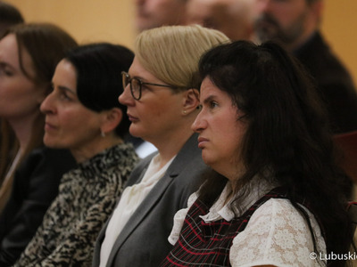 Uczestnicy obrad Ogólnopolskiego Porozumienia Rad Seniorów w urzędzie marszałkowskim w Zielonej Górze