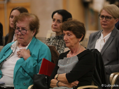 Uczestnicy obrad Ogólnopolskiego Porozumienia Rad Seniorów w urzędzie marszałkowskim w Zielonej Górze