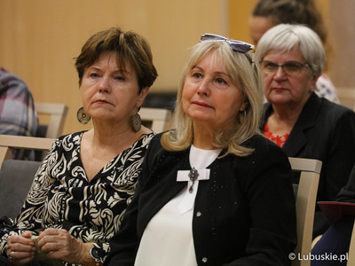 Uczestnicy obrad Ogólnopolskiego Porozumienia Rad Seniorów w urzędzie marszałkowskim w Zielonej Górze