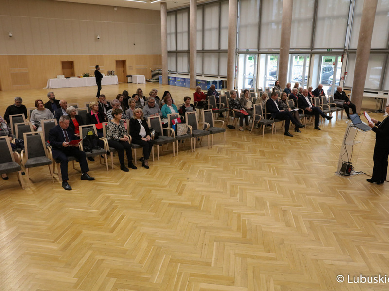 Obrady Ogólnopolskiego Porozumienia Rad Seniorów w urzędzie marszałkowskim w Zielonej Górze