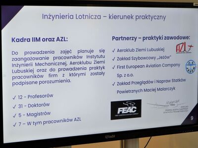 27 października 2022 r. Dzień promocyjny nowego kierunku kształcenia na UZ - Inżynierii Lotniczej - w siedzibie Wydziału Mechanicznego Uniwersytetu Zielonogórskiego