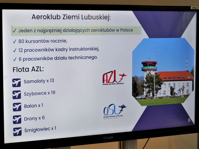 27 października 2022 r. Dzień promocyjny nowego kierunku kształcenia na UZ - Inżynierii Lotniczej - w siedzibie Wydziału Mechanicznego Uniwersytetu Zielonogórskiego