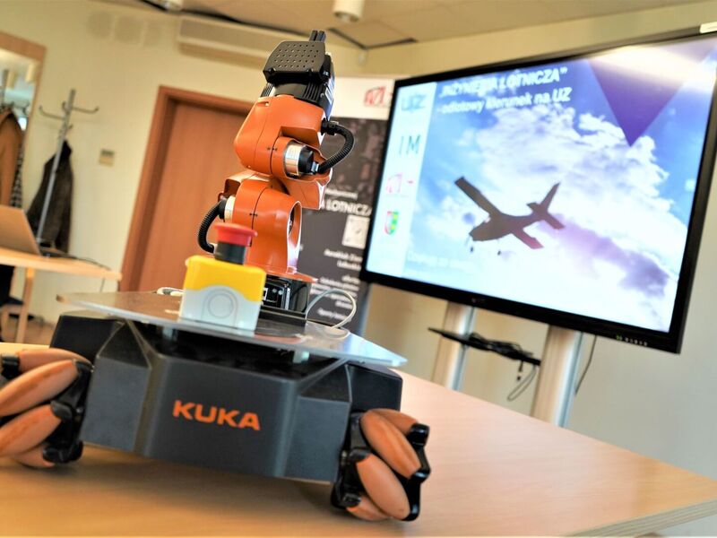 27 października 2022 r. Dzień promocyjny nowego kierunku kształcenia na UZ - Inżynierii Lotniczej - w siedzibie Wydziału Mechanicznego Uniwersytetu Zielonogórskiego