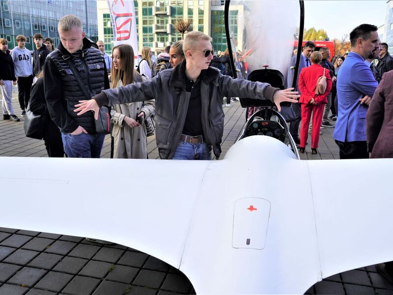 27 października 2022 r. Dzień promocyjny nowego kierunku kształcenia na UZ - Inżynierii Lotniczej - w siedzibie Wydziału Mechanicznego Uniwersytetu Zielonogórskiego