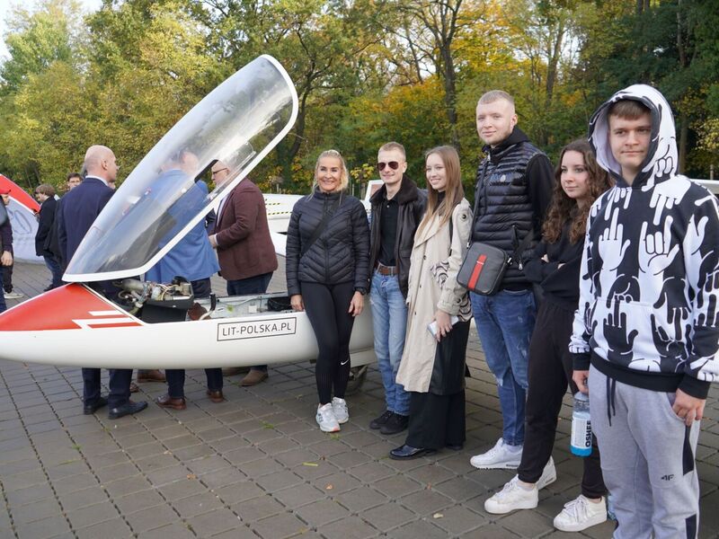 27 października 2022 r. Dzień promocyjny nowego kierunku kształcenia na UZ - Inżynierii Lotniczej - w siedzibie Wydziału Mechanicznego Uniwersytetu Zielonogórskiego