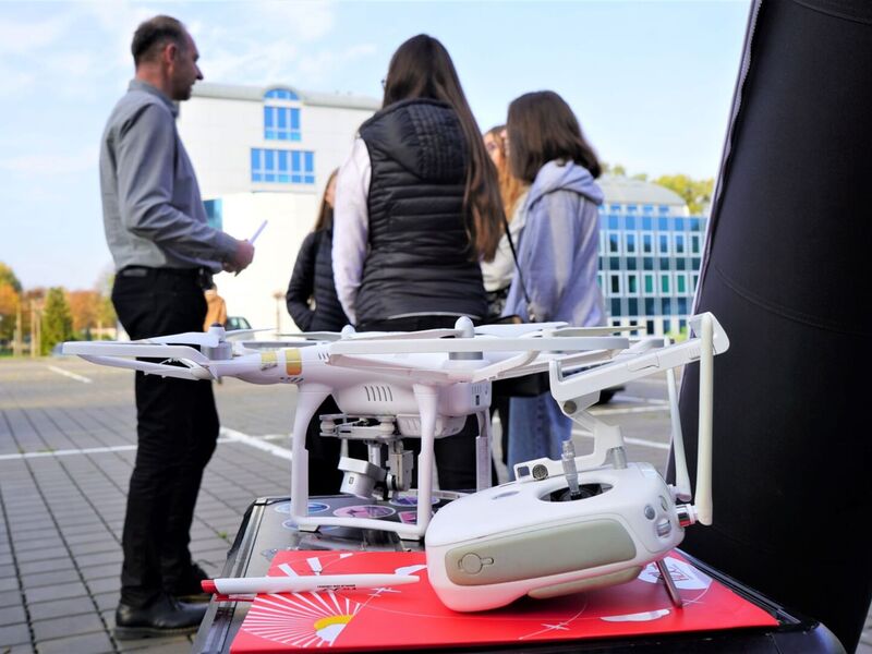 27 października 2022 r. Dzień promocyjny nowego kierunku kształcenia na UZ - Inżynierii Lotniczej - w siedzibie Wydziału Mechanicznego Uniwersytetu Zielonogórskiego