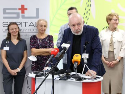 2 listopada 2022 r. rozpoczęły się przenosiny oddziałów zielonogórskiego Szpitala Uniwersyteckiego do Centrum Zdrowia Matki i Dziecka. Z tej okazji odbył się briefing prasowy. 