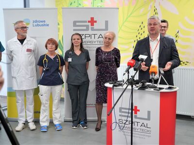 2 listopada 2022 r. rozpoczęły się przenosiny oddziałów zielonogórskiego Szpitala Uniwersyteckiego do Centrum Zdrowia Matki i Dziecka. Z tej okazji odbył się briefing prasowy. 