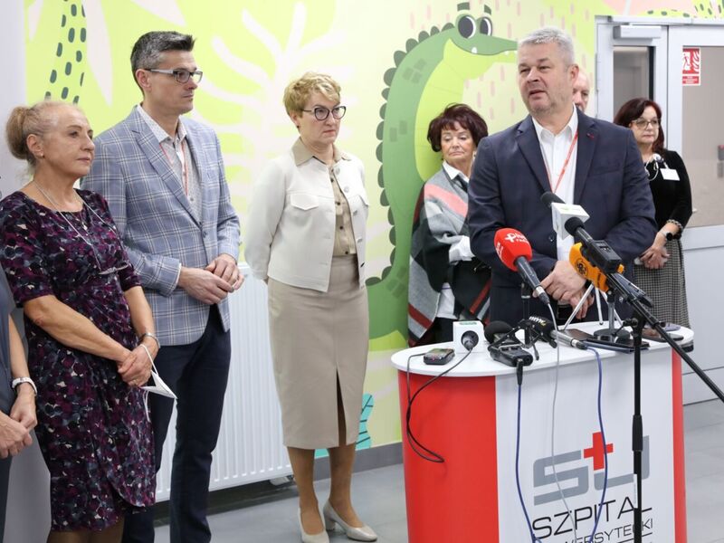 2 listopada 2022 r. rozpoczęły się przenosiny oddziałów zielonogórskiego Szpitala Uniwersyteckiego do Centrum Zdrowia Matki i Dziecka. Z tej okazji odbył się briefing prasowy.