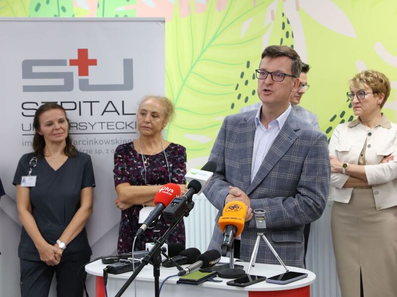 2 listopada 2022 r. rozpoczęły się przenosiny oddziałów zielonogórskiego Szpitala Uniwersyteckiego do Centrum Zdrowia Matki i Dziecka. Z tej okazji odbył się briefing prasowy.