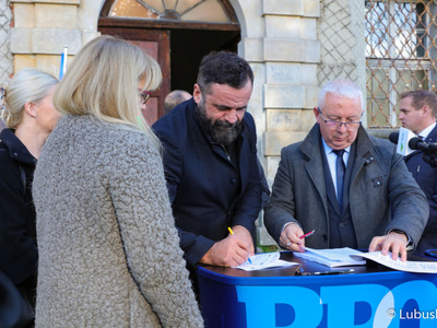 Podpisanie umowy na dofinansowanie projektu w ramach Regionalnego Programu Operacyjnego – Lubuskie 2020 pod nazwą „Rewitalizacja barokowego Pałacu w Ochli wraz z otoczeniem – Centrum Kultur Europejskich - I etap”.