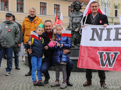 Uczestnicy Marszu Niepodległości w Zielonej Górze