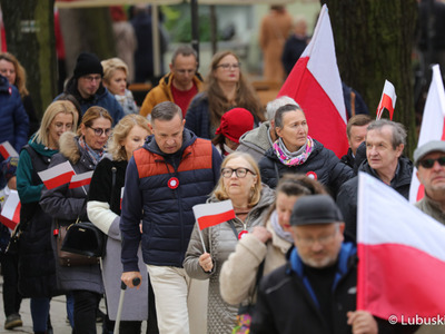 Uczestnicy Marszu Niepodległości w Zielonej Górze