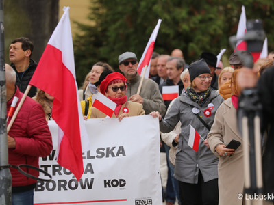 Uczestnicy Marszu Niepodległości w Zielonej Górze